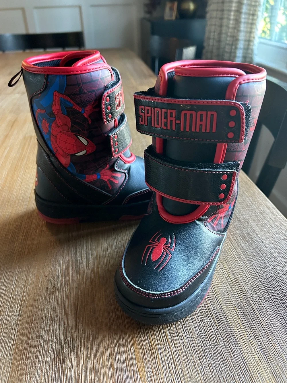 Marvel Spider-Man Light Up Winter Snow Boots, EUC